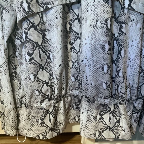 Ideology Skirt and Hoodie SNAKE-PRINT purchased at Nordstrom NWOT - Picture 8 of 12